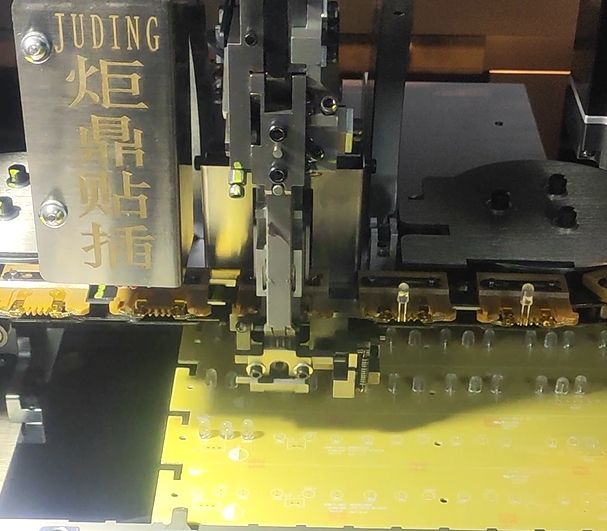 降本提效双驱动！小型家用电器生产插件机如何压缩综合成本？​