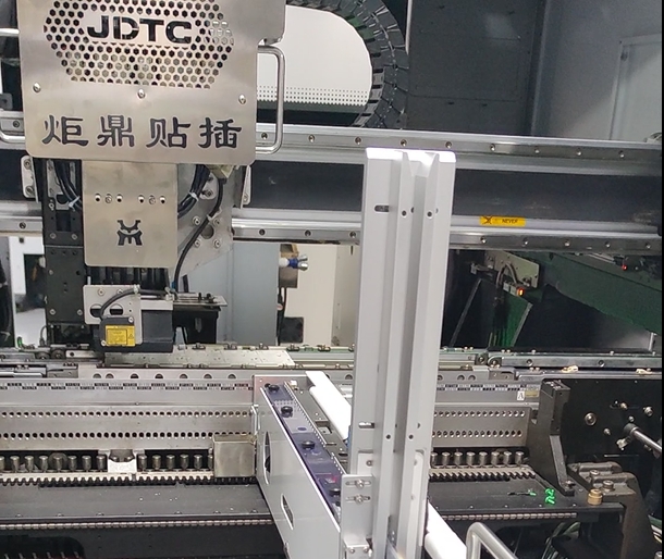 充电适配器自动插件机的技术迭代与创新应用
