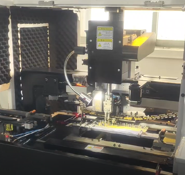 汽车生产线电子插件机：极致可靠性的制造保障