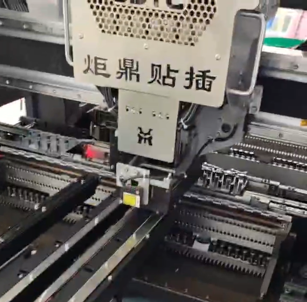 自动化插件机：驱动电子制造迈向全流程智能化的核心引擎​