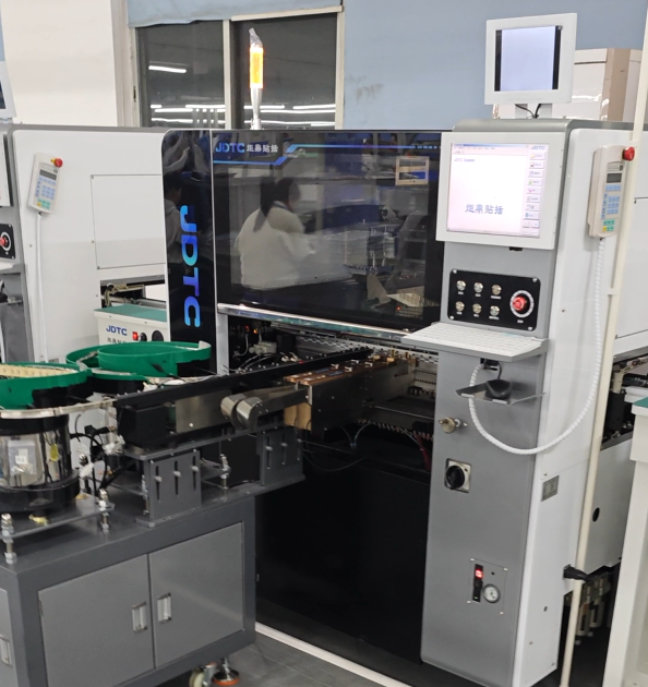 智能化插件机在工业4.0中的应用实践与发展趋势​