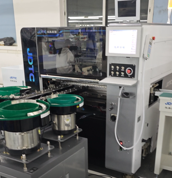 异形插件机：打破PCBA瓶颈实现特殊元件自动化插装解决方案​