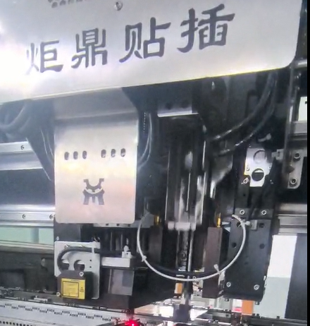 电源适配器插件机：专为高可靠性电源制造打造的智能化装备