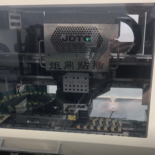 异型插件机：破解特殊元件自动化难题打造电子制造柔性产线