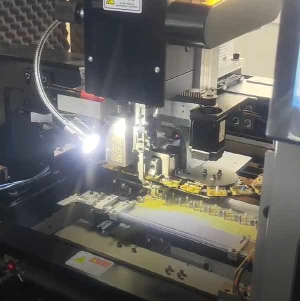 智能插件机：开启电子制造智能化新时代的核心引擎