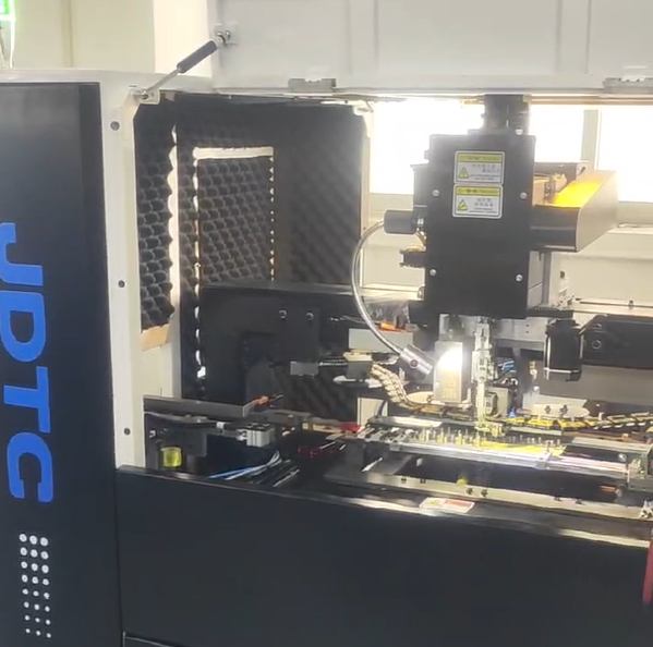 智能插件机：电子制造效率革命的智能引擎